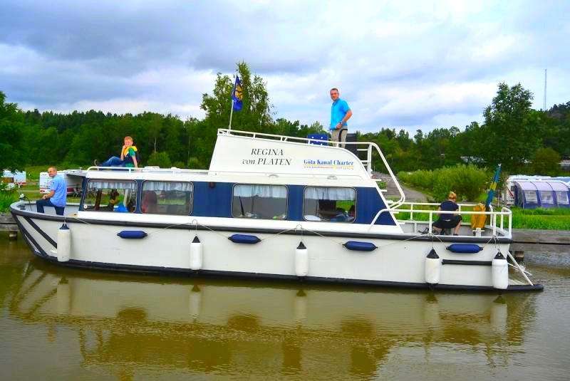 Eldriven kanalbåt Regina von Platen Eldriven kanalbåt Regina von Platen på Göta kanal